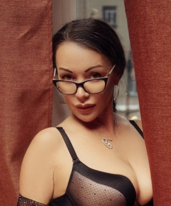 Интимные утехи от прелестной красавицы. Могу удовлетворить самого взыскательного мужчину. Позволь себе немного роскоши и наслаждения со мной. 14711, 42 года