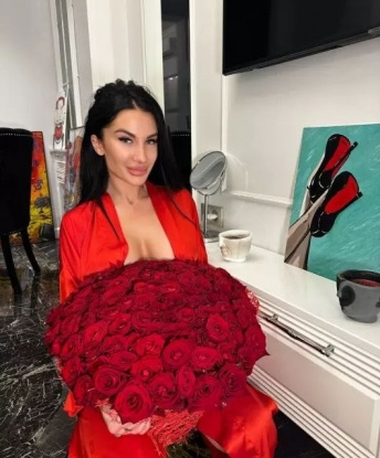 Изысканная и чувственная брюнетка ждет встречи с состоятельным мужчиной. Помогу тебе расслабиться и погрузиться в мир наслаждения. Только на своей территории! 2566, 24 года