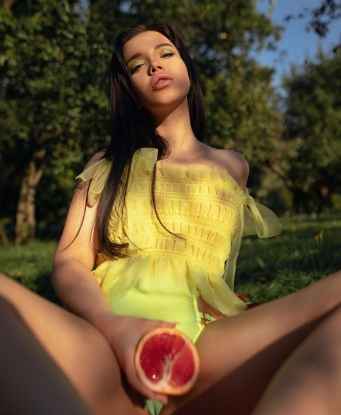 Женственная, страстная, с опытом и множеством возможностей - именно такая я. Встречаясь со мной, ты погрузишься в мир настоящего блаженства и наслаждения. Я создам для нас обстановку комфорта и удовольствия. Мои услуги уникальны и разнообразны, могут удовлетворить любые твои фантазии. Живу я в самом сердце Москвы, и готова приехать к тебе в любое время. Не забудь взглянуть на мои фото и прочитать отзывы - они говорят самыми лестными словами о том, какое незабываемое время ты проведешь со мной.🌟😘💋🔥🌹👠🌃🌇📸✨ 3372, 21 год